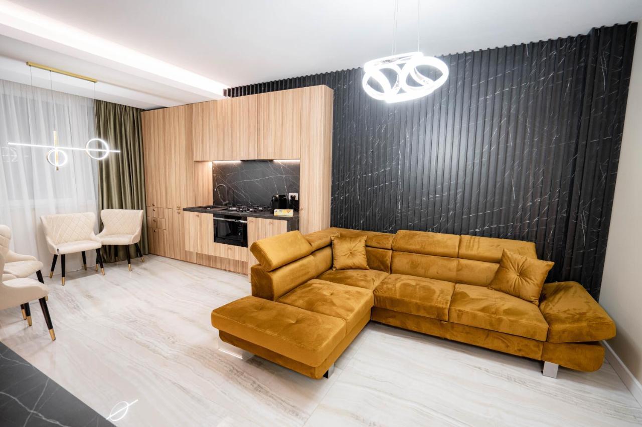 Deluxe Aparthotel Marwell Residence سوتْشافا المظهر الخارجي الصورة