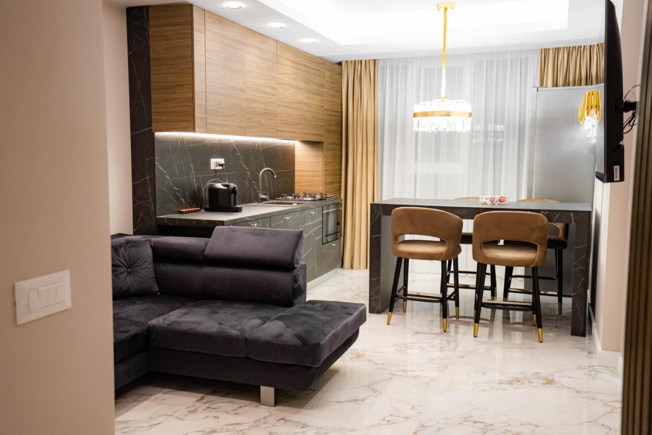 Deluxe Aparthotel Marwell Residence سوتْشافا المظهر الخارجي الصورة