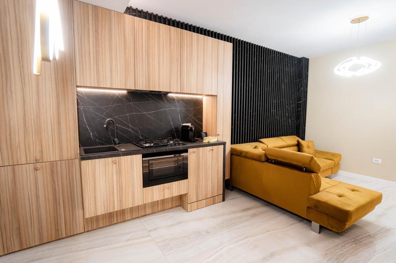 Deluxe Aparthotel Marwell Residence سوتْشافا المظهر الخارجي الصورة