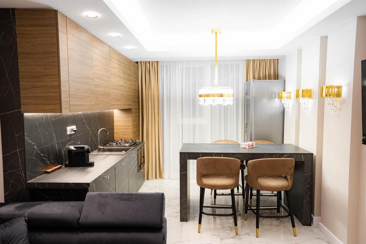 Deluxe Aparthotel Marwell Residence سوتْشافا المظهر الخارجي الصورة