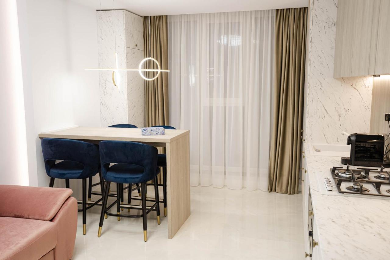 Deluxe Aparthotel Marwell Residence سوتْشافا المظهر الخارجي الصورة