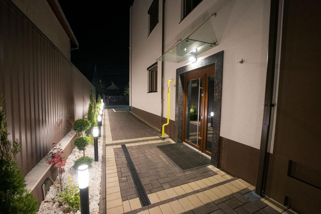 Deluxe Aparthotel Marwell Residence سوتْشافا المظهر الخارجي الصورة