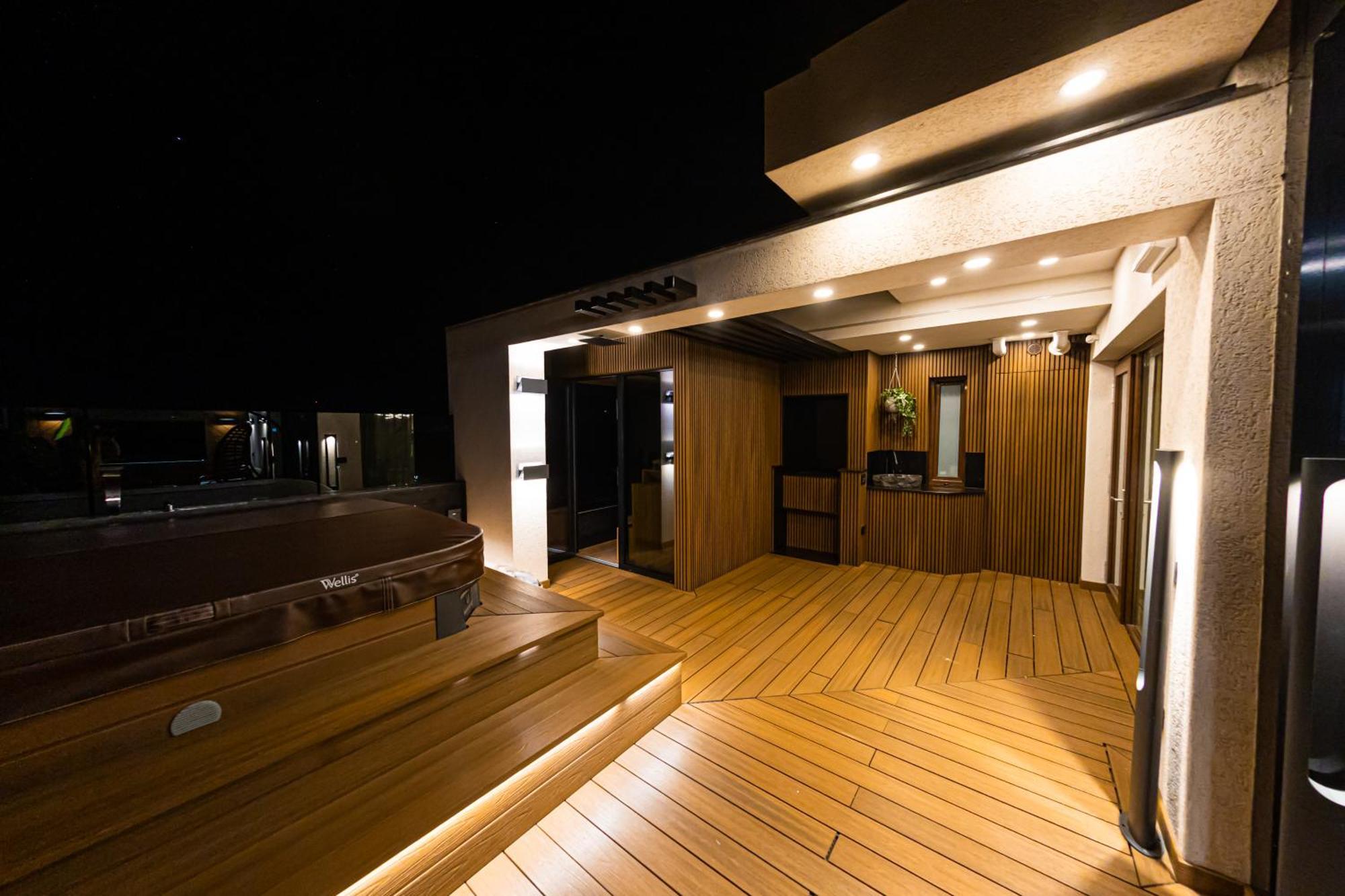 Deluxe Aparthotel Marwell Residence سوتْشافا الغرفة الصورة