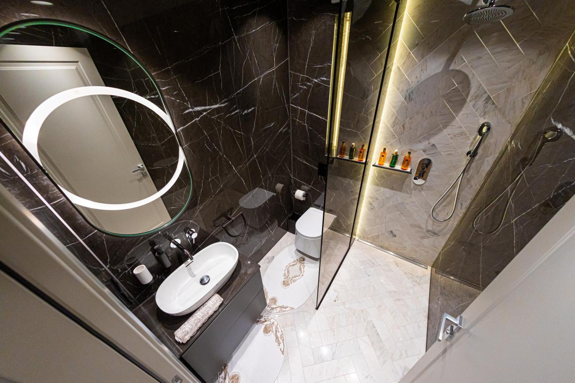 Deluxe Aparthotel Marwell Residence سوتْشافا الغرفة الصورة